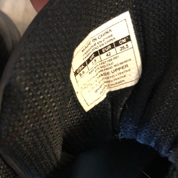 Under Armour Shoes - Picture 2 of 3